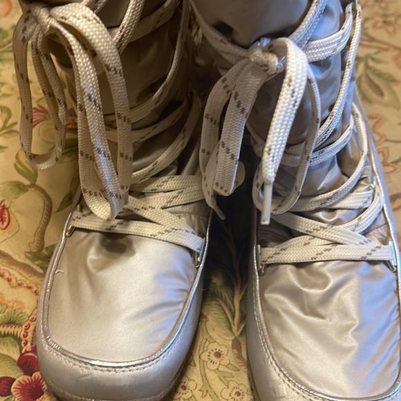 Snow boots - Picture 3 of 3